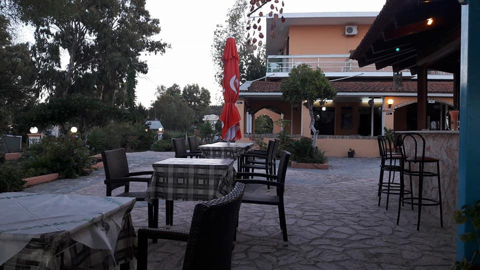 Nikolas Club Kávos Exteriör bild
