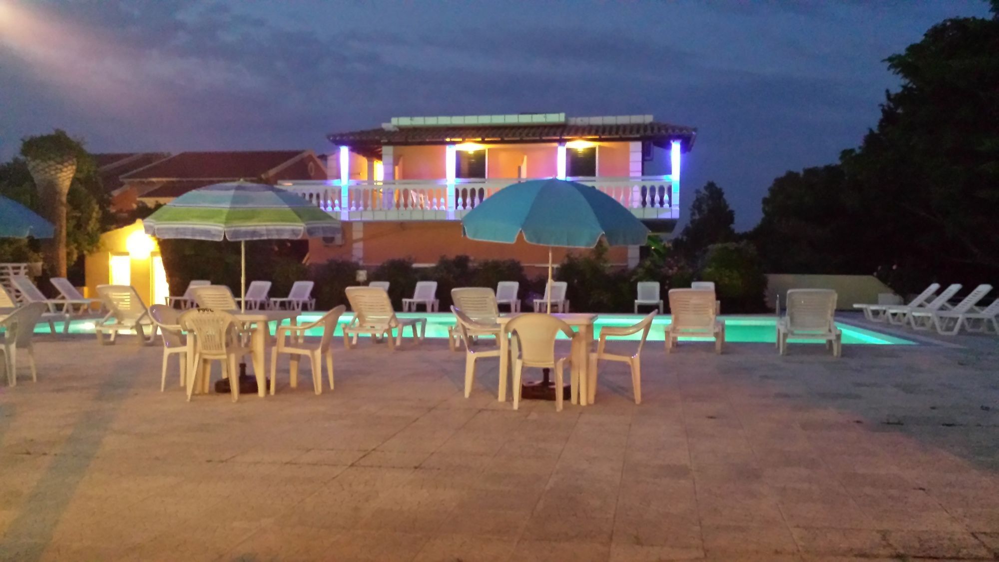 Nikolas Club Kávos Exteriör bild