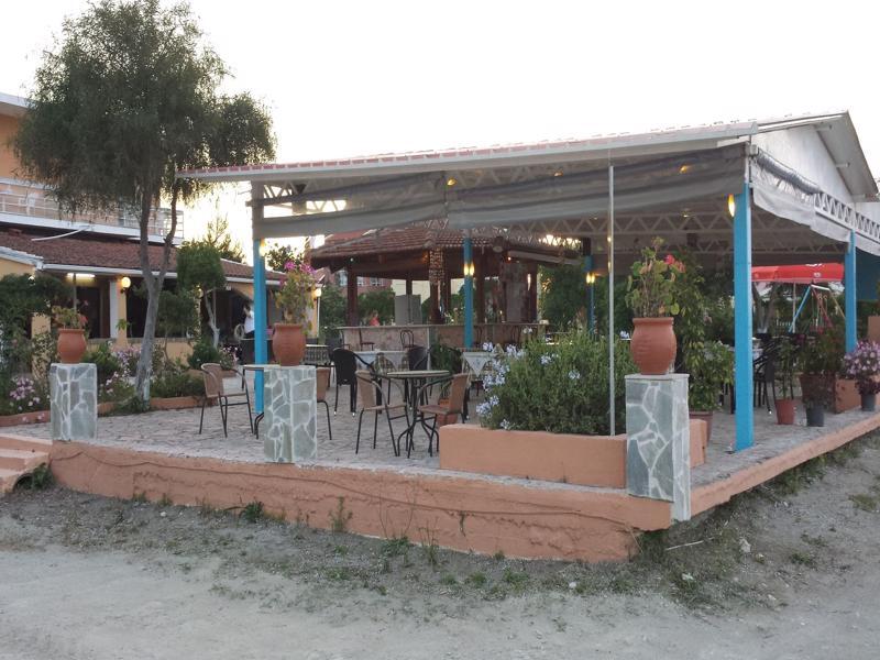 Nikolas Club Kávos Exteriör bild